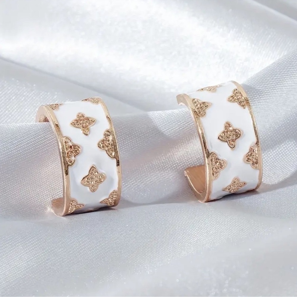 Gold Tone and White Clover Flower Hoop Cuff Earrings New